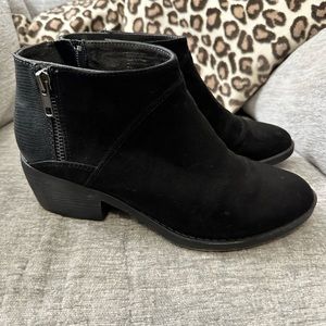 Black flat ankle bootie